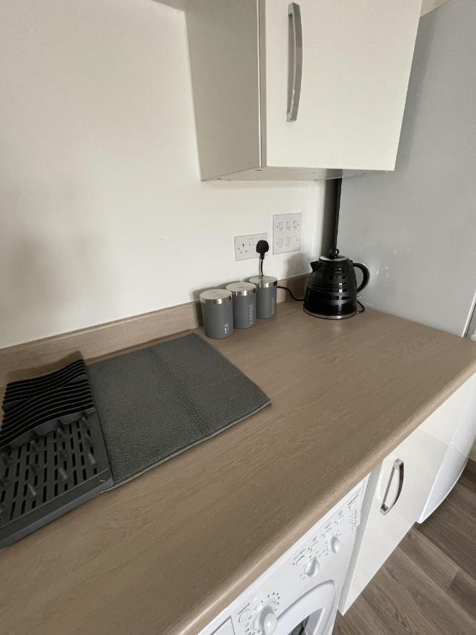 Modern 2-Bed Apartment In The Heart Of Salford Quays Exterior photo